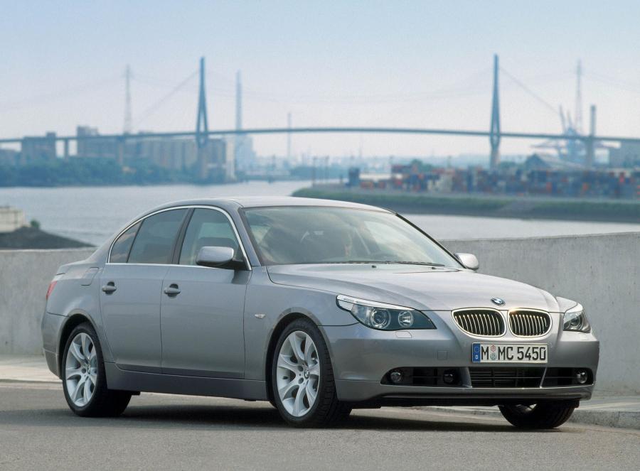  BMW 5-Series 2004 года  (фото 26 из 74)